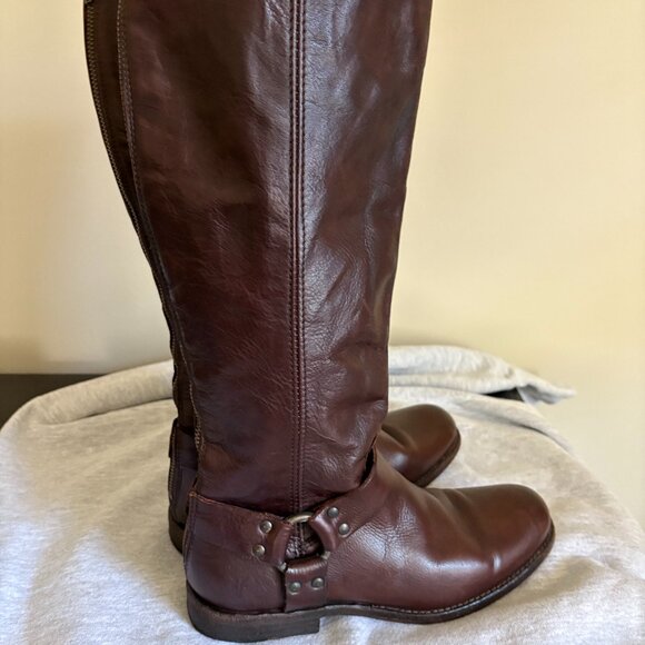 FRYE Women's 15" boots, barely worn - Picture 3 of 6